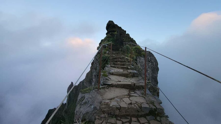From Funchal: Transfer to Pico do Arieiro & Pico Ruivo Trail - PR3, the useful alternative