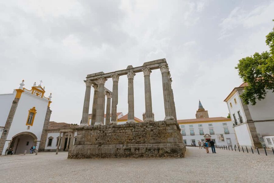 From Lisbon: Évora and Monsaraz Day Tour with Wine Tasting - Key points to know before booking