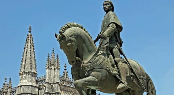 From Lisbon: Fátima, Batalha, Nazaré and Óbidos Day Tour - What the guides add to the day