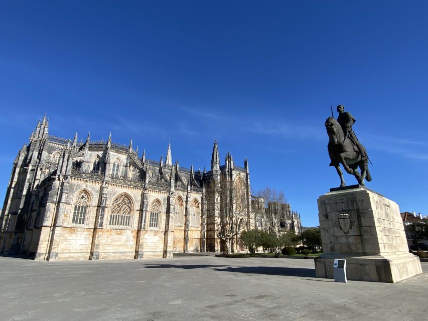 From Lisbon: Fátima, Batalha, Nazaré, and Obidos Tour by Van - Nazaré: ocean air and giant-wave country