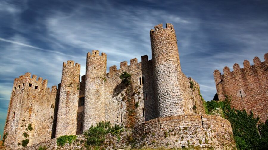 From Lisbon: Fátima, Batalha, Nazaré & Óbidos Full-Day Tour - Batalha Monastery and Portugal’s victory in 1385