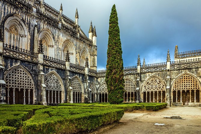 From Lisbon: Fatima Batalha Nazare & Obidos Small Group Day Trip - Óbidos: the prettiest finish