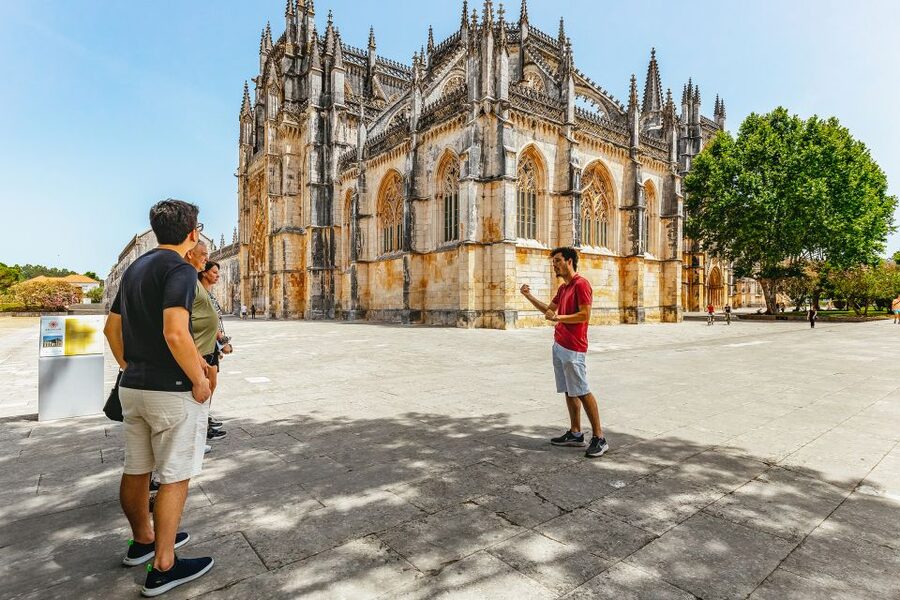 From Lisbon: Fatima Batalha Nazaré & Óbidos Small-Group Tour - Who should choose this day trip?