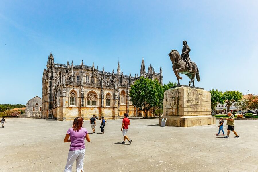 From Lisbon: Fatima Batalha Nazaré & Óbidos Small-Group Tour - Four very different places in one day