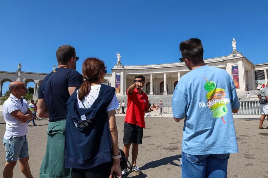 From Lisbon: Fátima, Nazaré & Sintra – 3 Cities Guided Tour - The guides make the biggest difference
