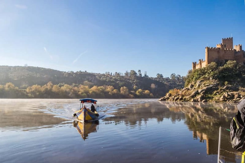 From Lisbon: Knights Templar Day Tour in Tomar - Arriving at Almourol Castle by boat