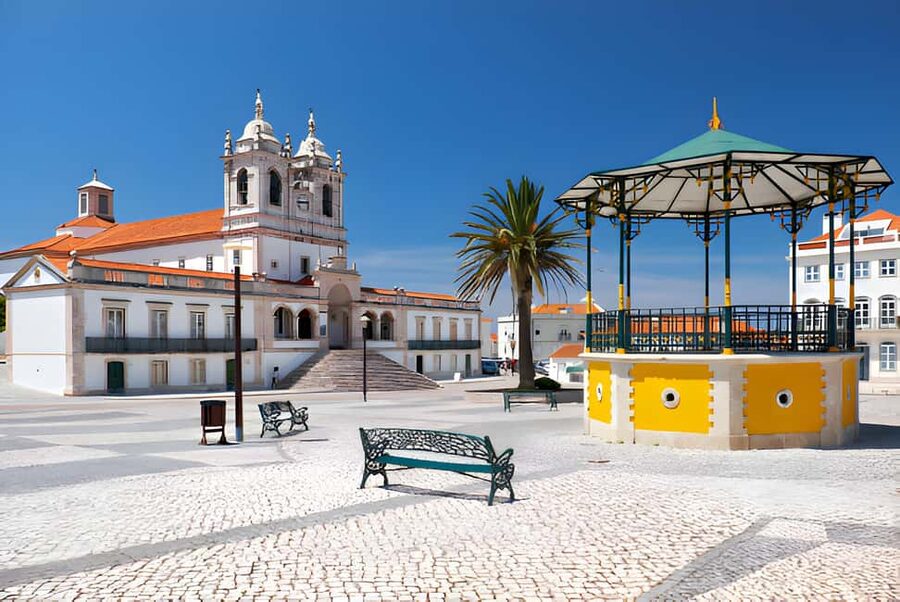 From Lisbon: Obidos, Nazaré and Fátima Small Group Tour - Who should book this day out?