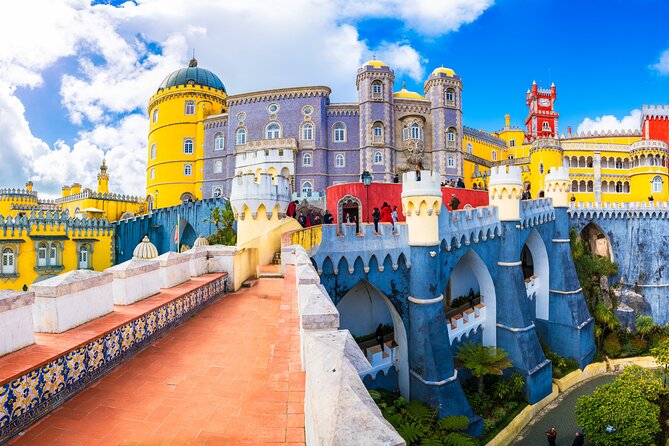 From Lisbon: Sintra, Pena Palace & Wine Tasting Small-Group Tour - Cascais: seaside atmosphere with limited time