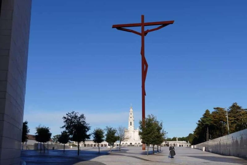 From Lisbon: Small Group Half-Day Fátima Tour - Guides, languages, and the quality of the storytelling