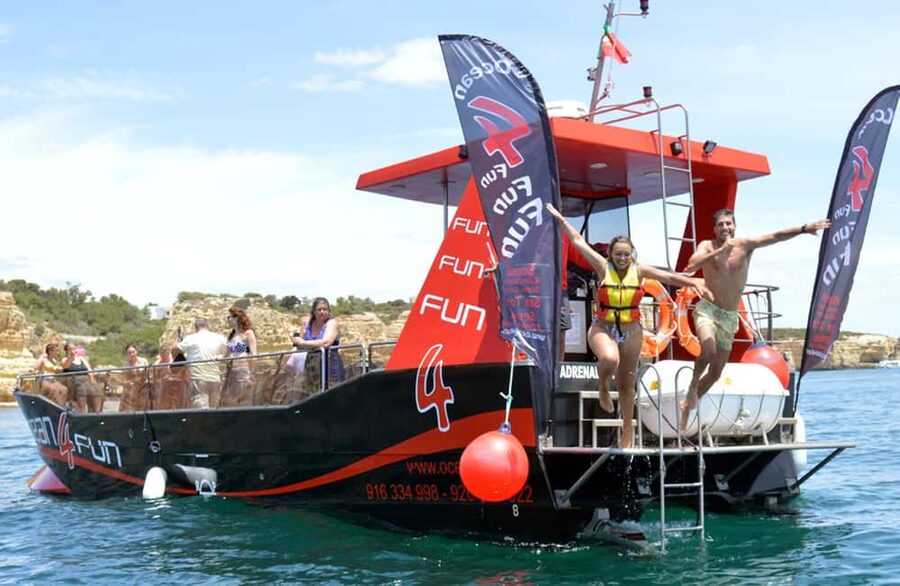 From Portimão: 2-Hour Catamaran Tour to Benagil Caves - The 100-minute cruise along the Algarve coast