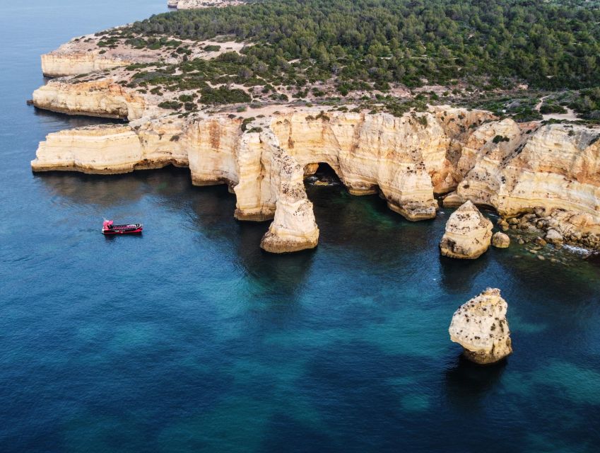 From Portimão: 2-Hour Catamaran Tour to Benagil Caves - What the crew adds to the outing