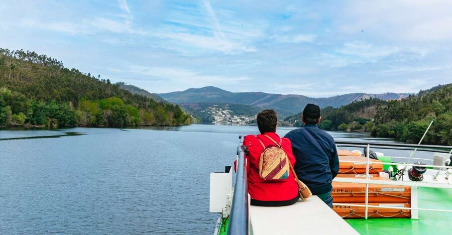 From Porto: Douro River Cruise to Régua with Lunch - Six hours on the Douro River