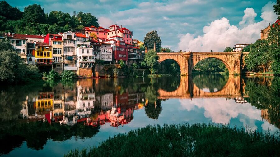 From Porto: Full-Day Douro Valley Trip - The drive toward Régua and the first river views