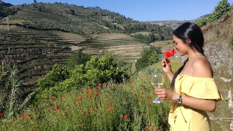 From Porto: Tastings at 2 Wineries, Chef's Lunch & Boat Tour - Meeting in central Porto and heading east