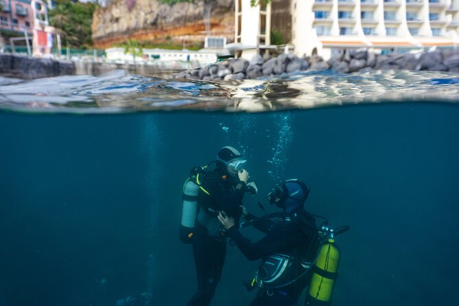 Funchal: Scuba Diving Experience for Beginners - Pool practice before the ocean