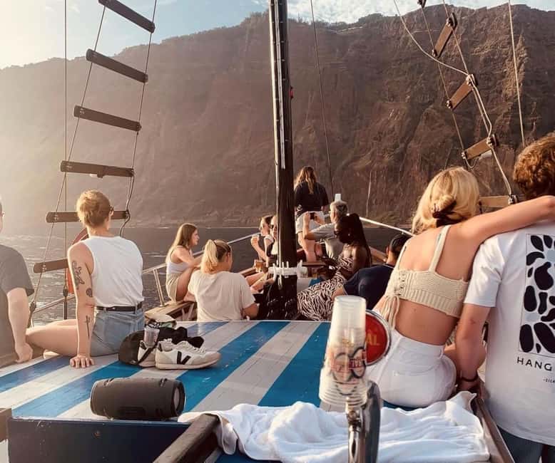 Funchal: Sunset Tour on Traditional Madeiran Boat w/ Drinks - Setting out from Funchal on the Dragão