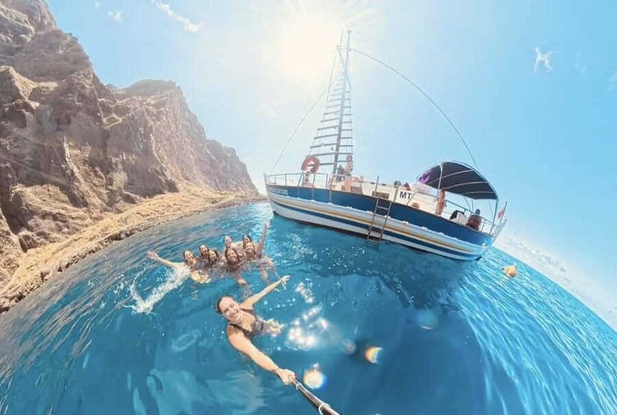 Funchal: Sunset Tour on Traditional Madeiran Boat w/ Drinks - The swimming and snorkeling stop