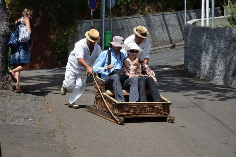 Funchal: Toboggan and Old Town Experience with Tukway - What the guides add to the experience