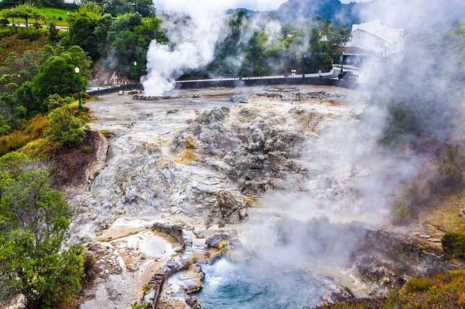 Furnas Volcano & Tea Plantation With Traditional Lunch, East Tour - Lunch at Restaurante Banhos Ferreos