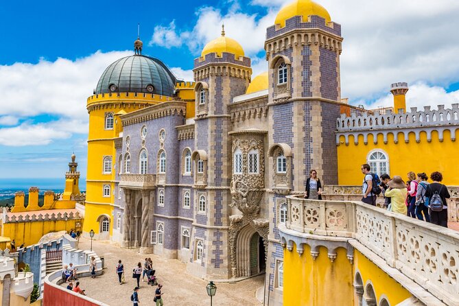 Group Tour to Sintra, Pena, Regaleira, Cabo da Roca & Cascais - Sintra: a quick first taste