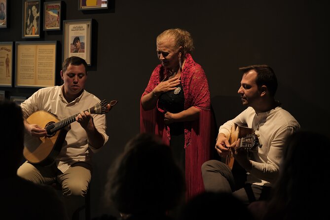 Ideal Clube de Fado - Porto fado in a small, moody room