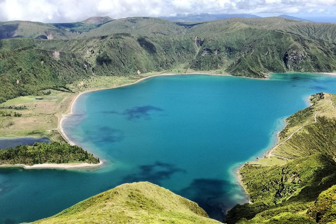 Jeep Tour Full Day Sete Cidades & Lagoa do Fogo with lunch and drinks included. - What the Guides Add to the Day
