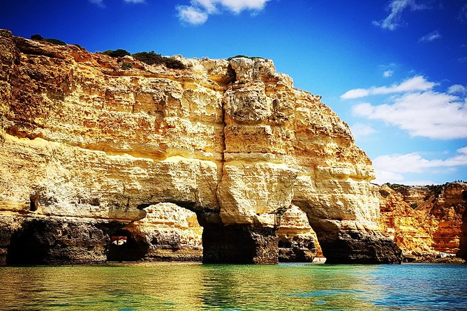 Kayak Benagil Cave with 1st kayak tour company - Gruta dos Algarinhos, the pirate cave