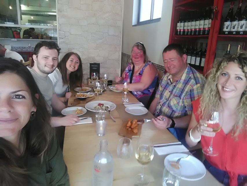 Lagos: 3-Hour Algarve Classic Food Tour - Seafood, pork, and the Portuguese table
