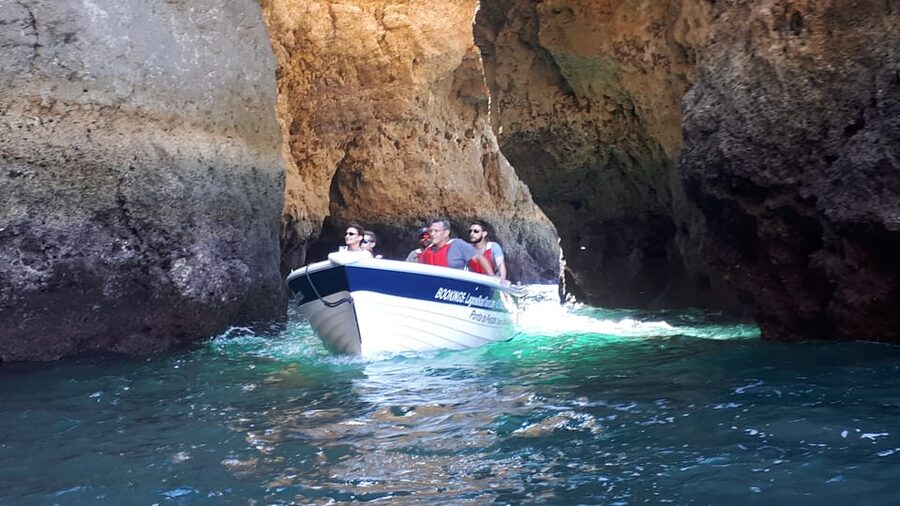 Lagos: Ponta da Piedade Grotto 1-Hour Tour with Local Guide - Leaving Lagos for the Ponta da Piedade cliffs