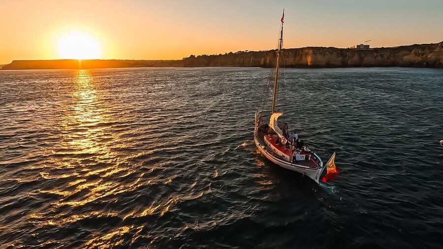 Lagos: Sunset Sail aboard a Traditional Boat with Prosecco - Prosecco, Cava, and the Bar Service