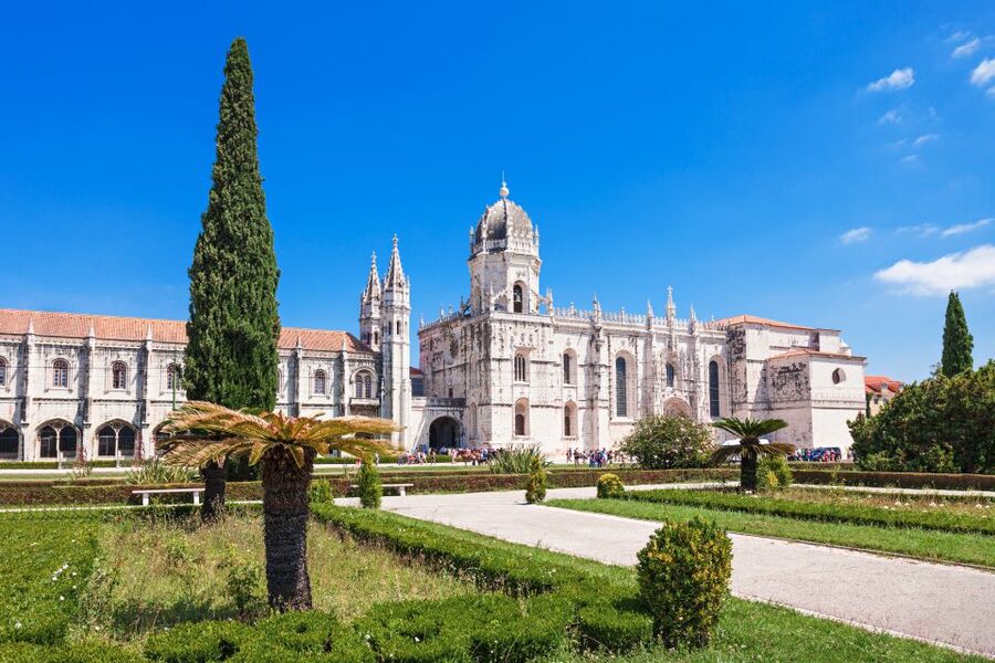 Lisbon: 1-or 2-Day Hop-On Hop-Off Bus Tour - Why Lisbon is easier from an open-top bus