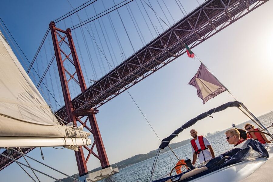 Lisbon: 1 or 2-Hour Cruise along the Tagus River - Practical advice for comfort and families