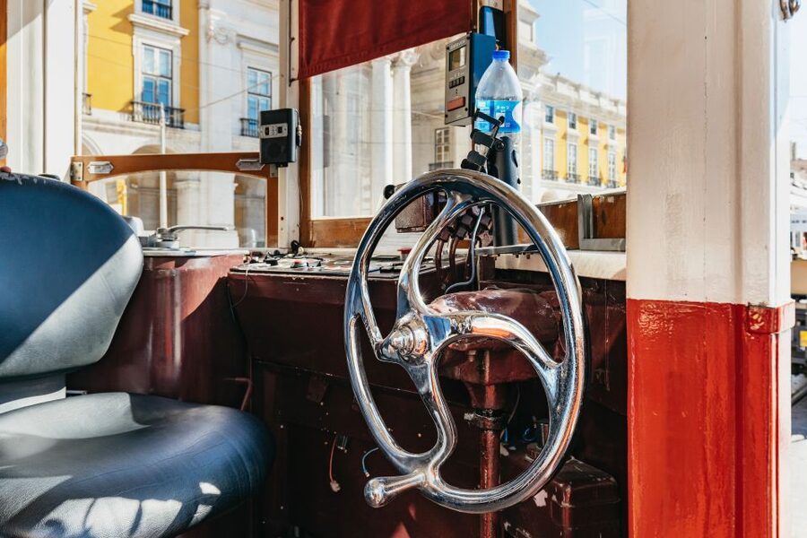 Lisbon: 72/96-Hour Hop-On Hop-Off Bus, Tram & Boat Ticket - Key points to know before you board