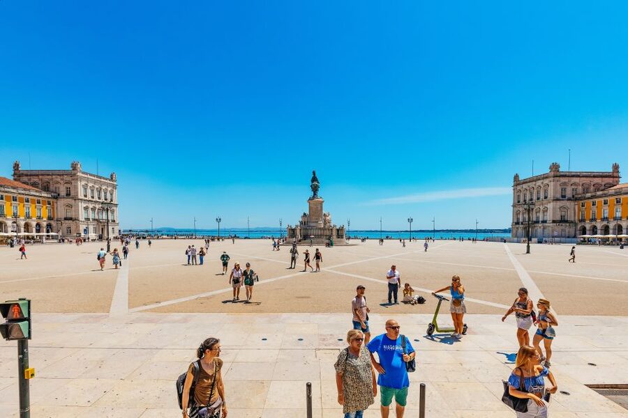 Lisbon: Amphibious Sightseeing Tour - The first 45 minutes or so: Lisbon by road