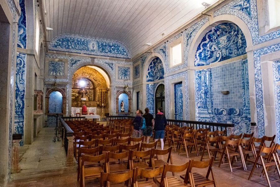 Lisbon: Arrábida Natural Park and Sesimbra Day Trip - Sesimbra: Castle Views and a Fish Lunch