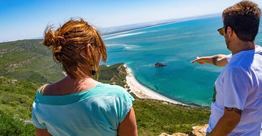 Lisbon: Arrábida Natural Park and Sesimbra Day Trip - Meco Beach and the Western Coastline
