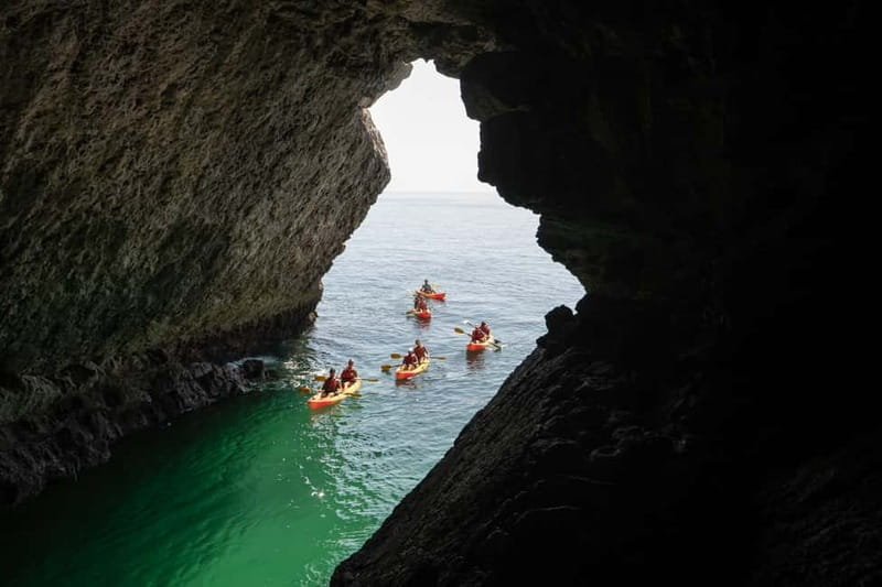 Lisbon: Arrabida Park Kayak Tour with Beach Picnic - Leaving Lisbon for Sesimbra