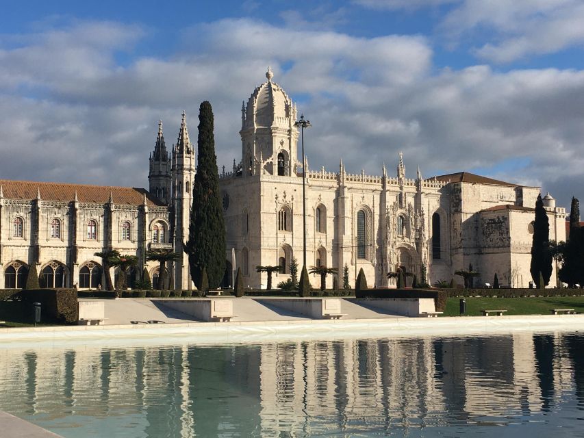 Lisbon: Belem Walking Tour with Jeronimos Monastery Ticket - Angela’s guiding style and group experience