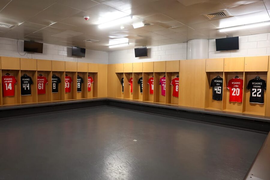 Lisbon: Benfica Luz Stadium Tour with Souvenir Scarf - Starting at Door 17 beside Eusébio’s statue