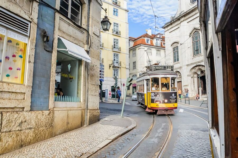 Lisbon: Best of City Private Walking Tour - Finishing at Praça do Comércio