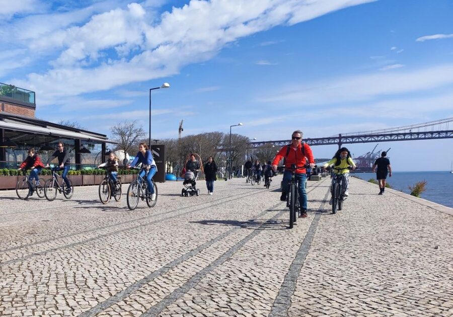 Lisbon: Bike Tour From City Center to Belem - Bikes, Weather, and Practical Comfort