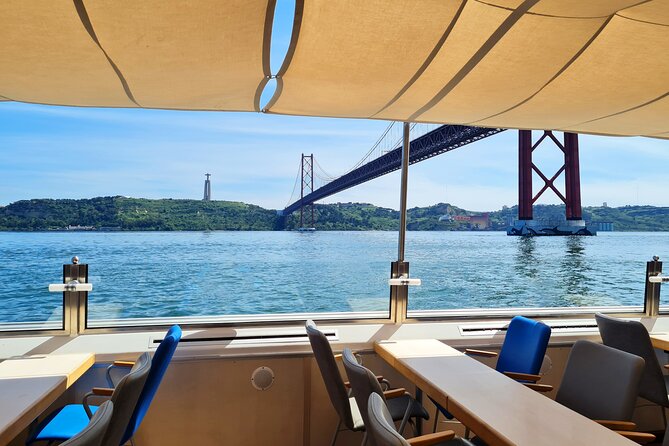 Lisbon Boat ride on Tagus river - Seating, drinks, and onboard comfort