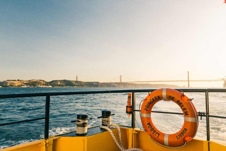 Lisbon: Boat Tour Ticket and Hop-on Hop-off 48-Hour Bus. - Key things to know before you board