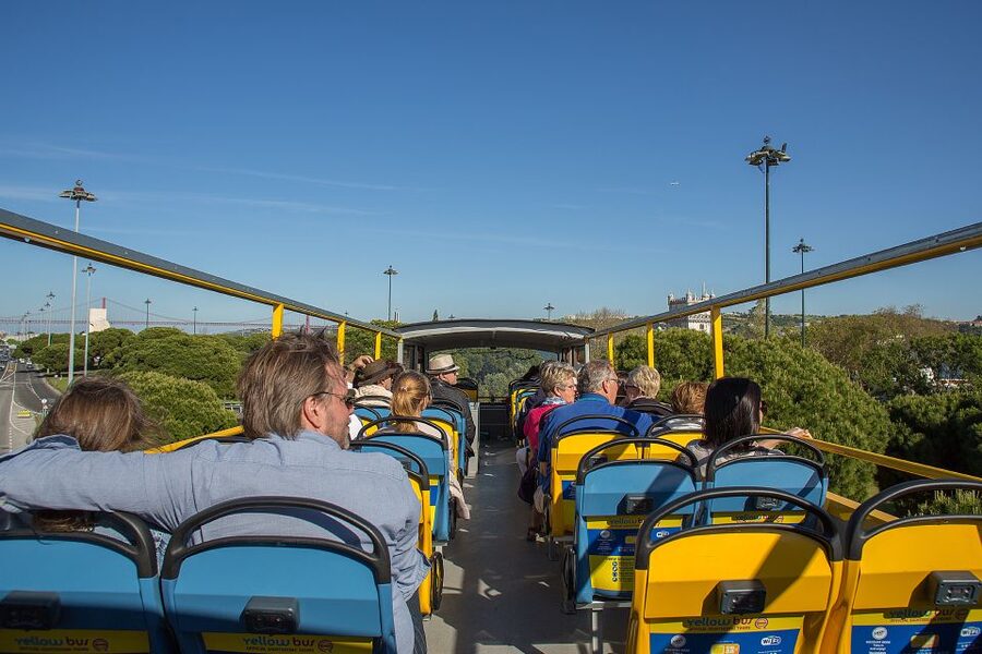 Lisbon: Boat Tour Ticket and Hop-on Hop-off 48-Hour Bus. - Audio guides, traffic, and the small practical flaws