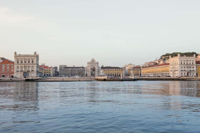 Lisbon: Daytime or Sunset Boat Cruise with History and Wine - Why seeing Lisbon from the Tagus matters