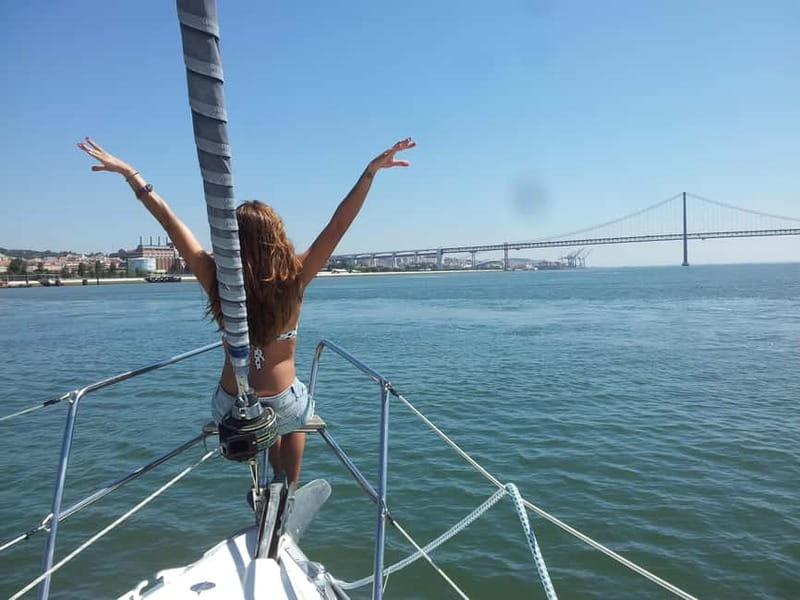 Lisbon: Daytime or Sunset Boat Cruise with History and Wine - Alfama, Commerce Square, and central Lisbon after dark
