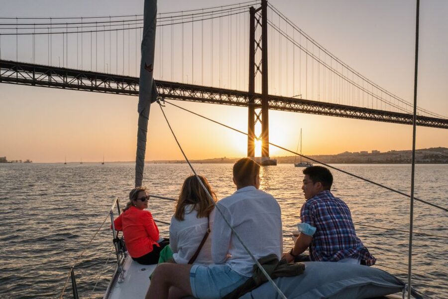 Lisbon: Daytime/Sunset/Night City Sailboat Tour with Drink - Seeing Lisbon’s Center From the River