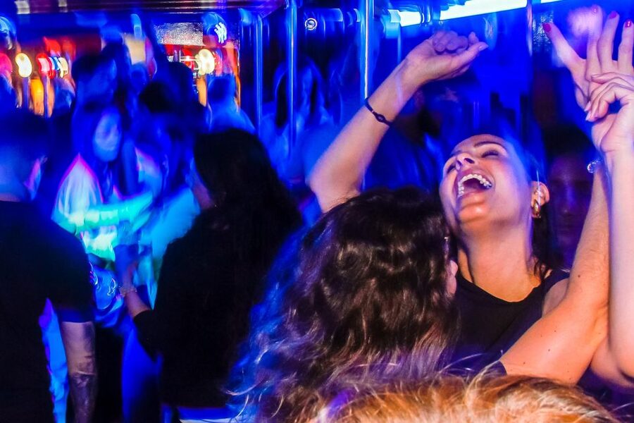 Lisbon: Disco Night Cruise with DJ and Open Bar - Setting Sail from Estação Fluvial Sul e Sueste