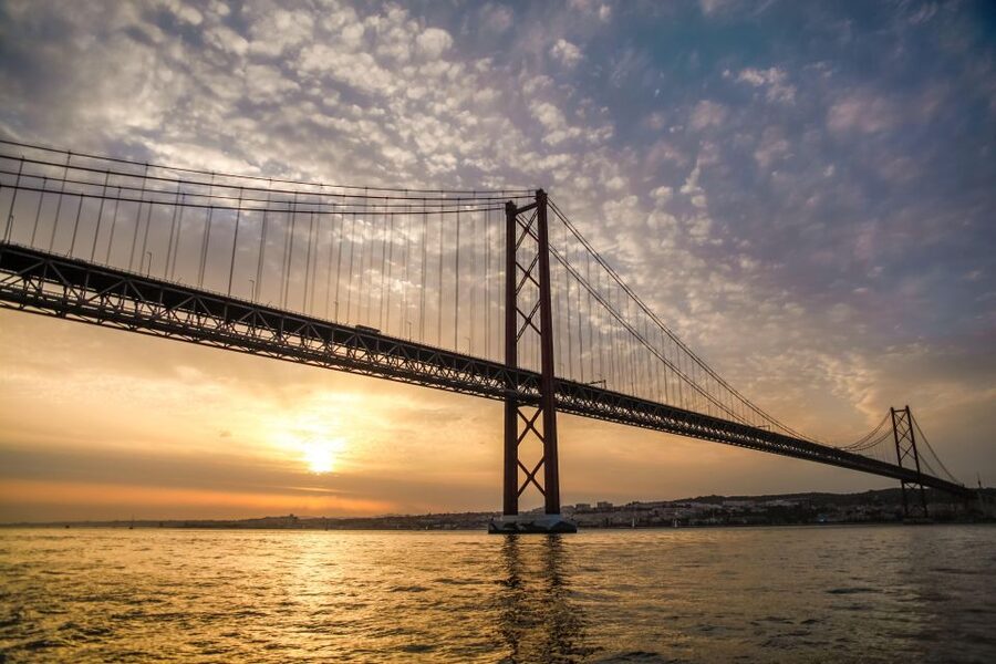 Lisbon: Disco Night Cruise with DJ and Open Bar - Belém Tower and the Discoveries Monument