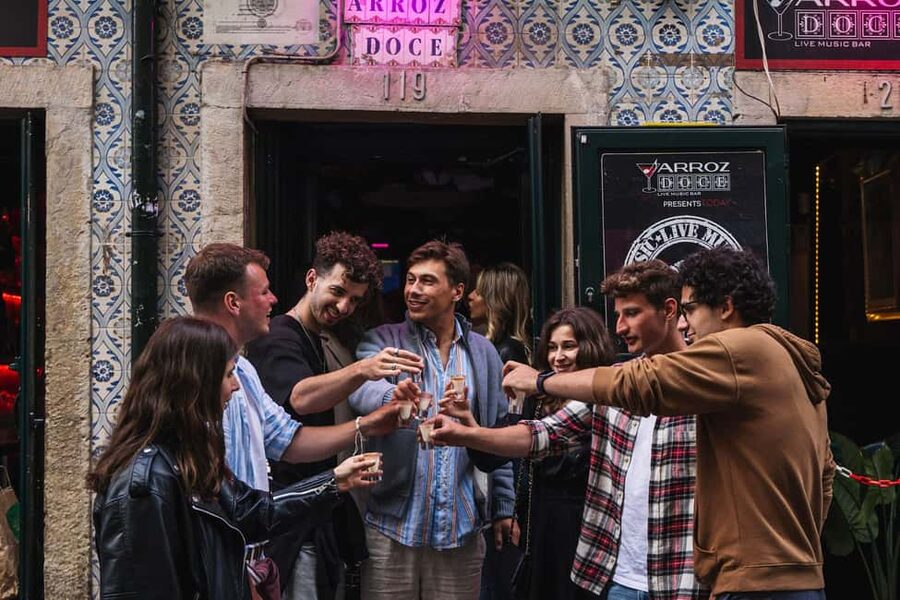 Lisbon: Drunken History Walking Tour with Included Drinks - Stories about scandal, royalty, and Lisbon’s darker side